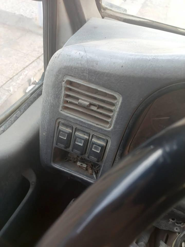 سيارة براد موديل ١٩٩٧
تبريد شغال كير محرك اكسن 
تخم تايرات جديد 
السعر ٥٥ وبي مجال 
***********
