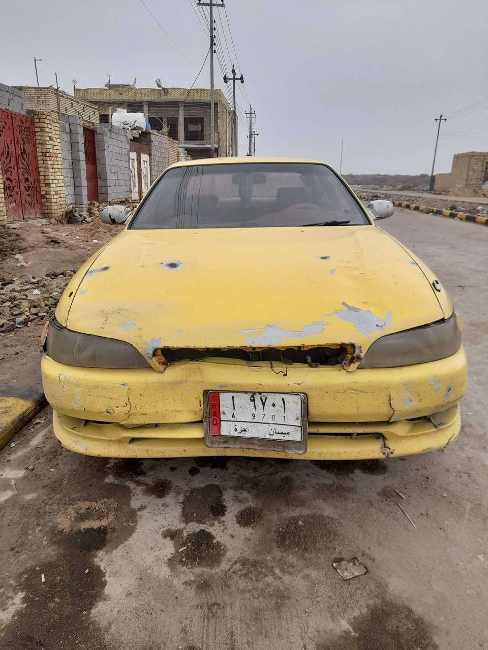 سياره موديل ٢٠٠٠ ماركه للبيع نضيفه بسعر مناسب .هذا رقم ***********
