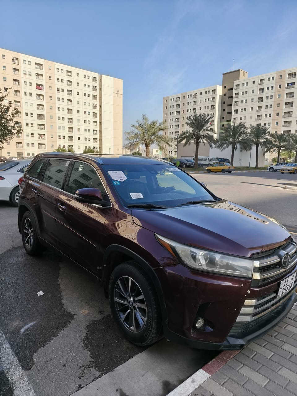 هايلاندر للبيع 
السلام عليكم 
هايلاندر  للبيع موديل 19 وارد امريكي Xle
ضررها قطعتين بأمريكا وقطعة بالعراق 
مواصفاتها معروفة 

رقم بغداد 
7 راكب  vip 
نظام اقتصادي 
قيادة اوتو 
نظام توقف اوتو ستوب 
رادارات /مانع تصادم /مراقبة مسار 
فتحة بالسقف 
كامرة خلفية 
هيترات 
تبريد 3 قطع 
جنطة كهرباء 
شاشة كار بلي 
بردات ابواب 
كشنات جلد ونظام تدفئة تبريد للكشنات
يحتاجلها ملاحظات بسيطة 
السعر 250 وبي مجال 
***********
