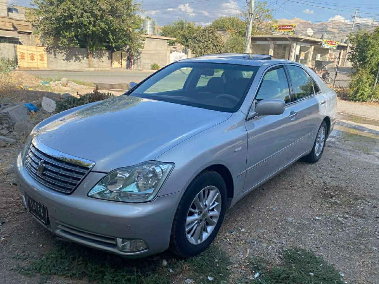 شاهینە مووس سلاید
مۆدێل ٢٠٠٥
ناو رەساسی سێ دوگمە تاک پەردە
سارد و گەرم مەزبوت
تەقە و رەقەی بهە
برێکی بەستراوە
سلایدی مەزبوت
چوار تایەو ویکی تازەی لە ژێرە
شاشە و کامێرایە
سەیارەکە هەیکەل و سەقفی زۆر جوانە
کۆدی بۆ نەکراوە دەتوانی خۆت کۆدی بۆ بکەیت.

نرخی ٦٤ گەلاو کەمێک مەجال
لە هەلەبجەی شەهیدە
گۆرینەوە ناکەین

***********
فایبەری لەسەرە.
