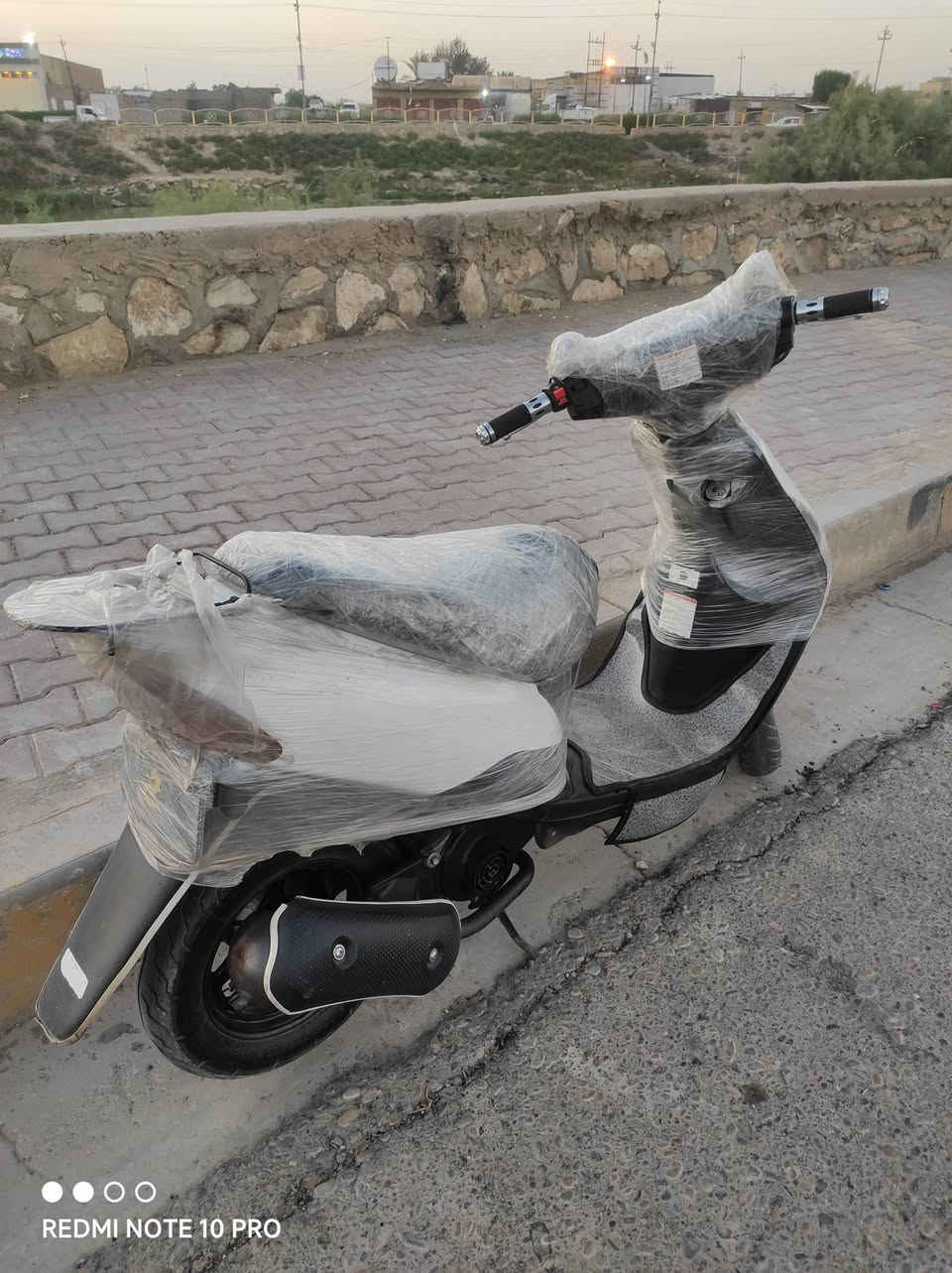 دراجه ساسوكي (رياضي)
دراجه جديد وكيل مامفتوحه مكفوله من كلشي حته من شخط مابيه دراجه ( نكره ) شغاله عل ( 24 ساعه )  مرتبه ونضيفه حيل معدله عل شكل الخارجي فقط منضومه زنون مغلفه  و مغلف حوافيه  يدات ماكس استان ماكس 

عنواني ميسان ( المجر الكبير )  ( 100 دار )
التواصل واتساب او اتصال ( *********** )
