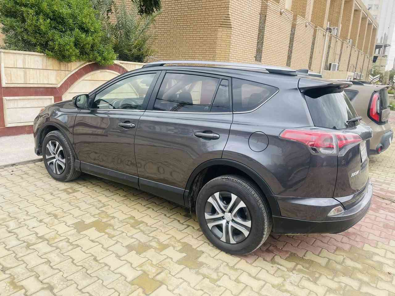 راف فور 2017  رقم اربيل تحويل او وكالة حاضر 
محرك 2500 
مواصفات معروفة  
محرك وكير وحدادية وتبريد جاهزة سيارة خير من الله 
كل نقص ما بيها 

السعر / 139$ قفل قفل وماكو هيج اسعار بالسوك
مكاني كربلاء  المقدسة
***********
