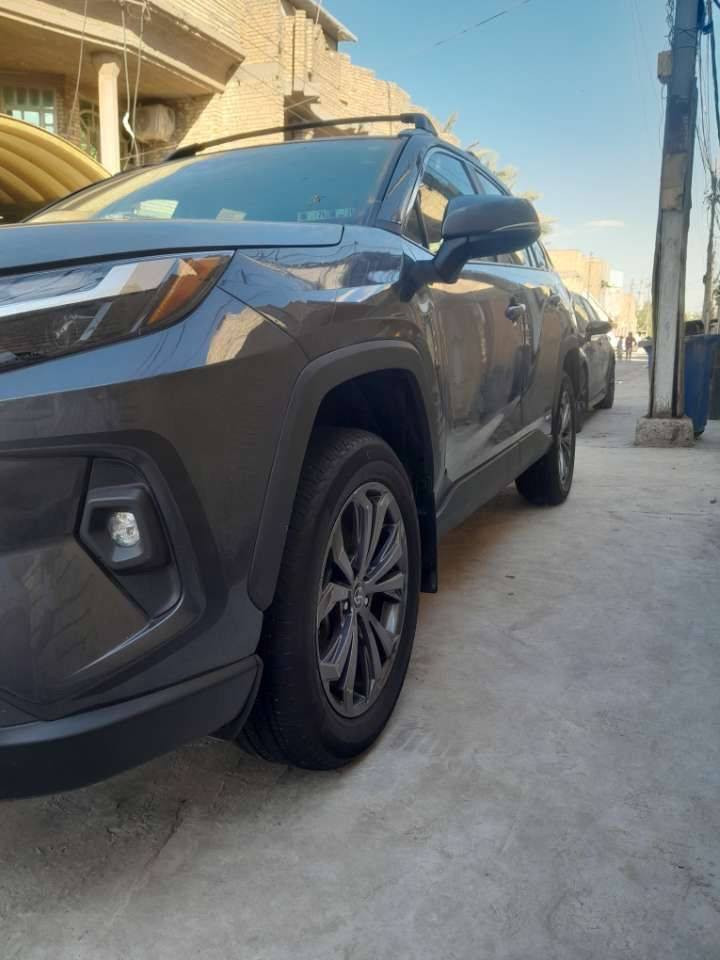 السلام عليكم
سيارة  هايبرد Rav 4 2024 xle premium فول مواصفات كامله  .. ماشيه 10 أخت الزيرو 
بدون ايرباك 
الحادث  تبديل باب صندوق اصلي نفس اللون  وصبغ فقط جاملغ ايسر و الصور مرفقه بالمنشور 
السعر 265 بدون رقم و رقمها مجاني
الاتصال على الرقم *********** 
واتساب او اتصال 📞 
والمنفيس بأسمي داخله جديد
