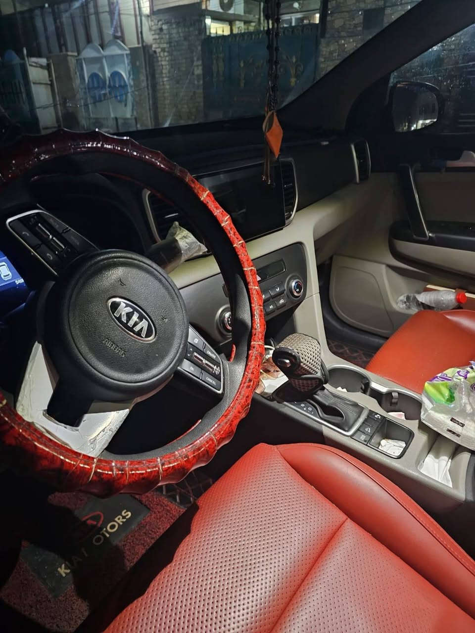 السلام عليكم سبورتج للبيع موديل ٢٠٢٠ نص فول السعر ١٩٥ وبيه مجال للتواصل***********
