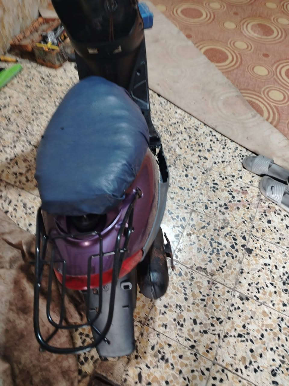دراجه9 للبيع شغاله نقصها بس صفاحي كهربائيات كلها شغاله سعرها 140 وبيها مجال قليل العنوان بصره صبخه العرب مقابل الأصمعي الرقم واتساب ***********
