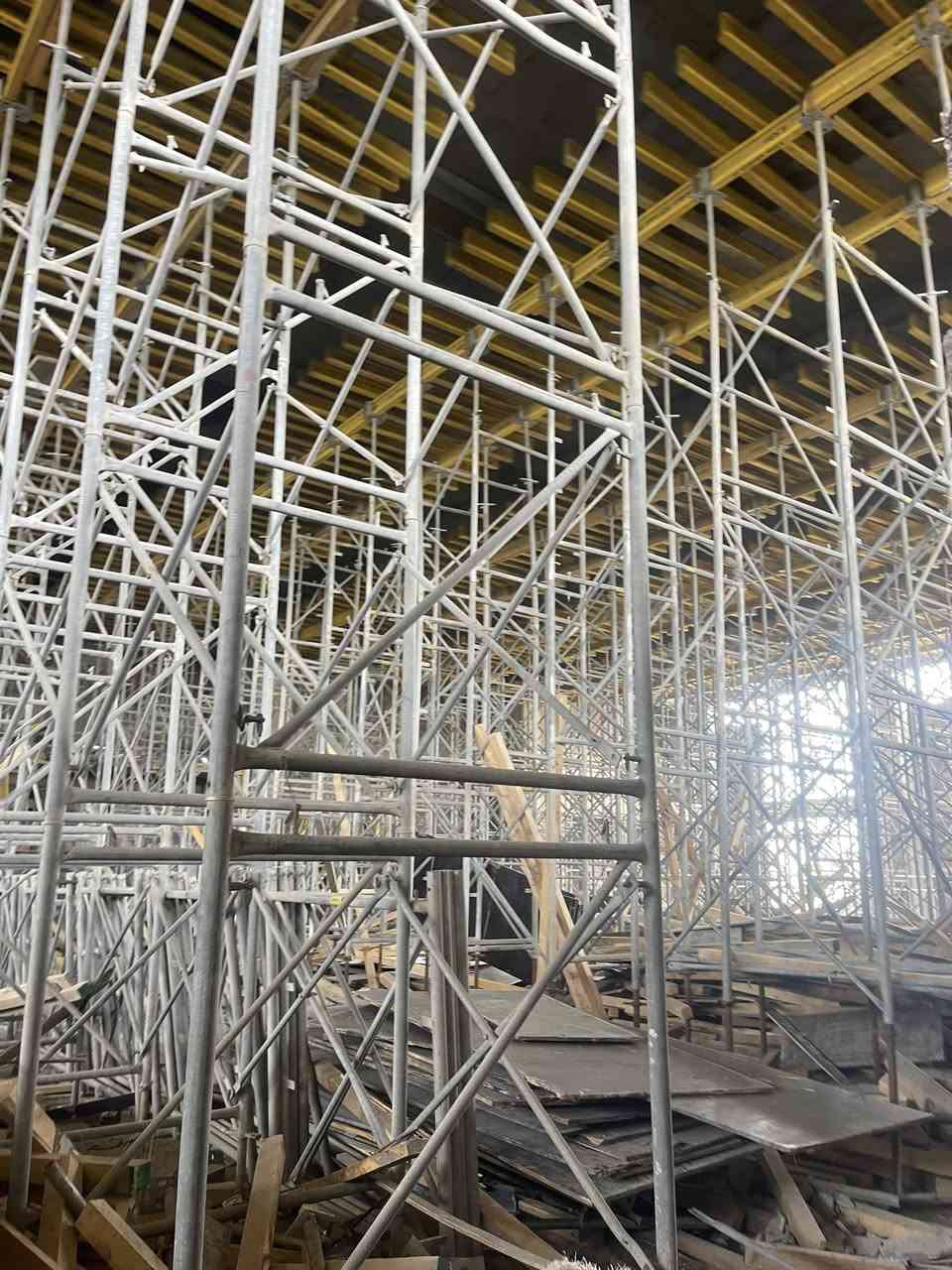 #الكادر_الهندسي_للنجارة_والحدادة
كادر نجارة وحدادة ضخم للعمل على كافة المشاريع السكنية والتجارية ومشاريع الكهرباء والماء  والمشاريع الضخمة والمعقدة بخبرة ممتدة ١٥ عام وبإشراف هندسي 
حيث يتواجد مهندس مختص اثناء التنفيذ مع كوادرنا 
نقوم بقرائة المخططات واختيار التقطيع المناسب للحديد لتلافي الهدر وكذلك نضع خطة لتنفيذ كافة التفاصيل المطلوبة ضمن الوقت قبل الشروع بالعمل 
#انجاز_حسب_التوقيت
#كوادر_مختصة
#مشاريع_ضخمة
#نجارة_حدادة
#منازل_عمارات_مباني_حكومية_تجارية
#مجمعات_سكنية

#العمل_في_كافة_المحافظات

*********** 
‎مهندس احمد
