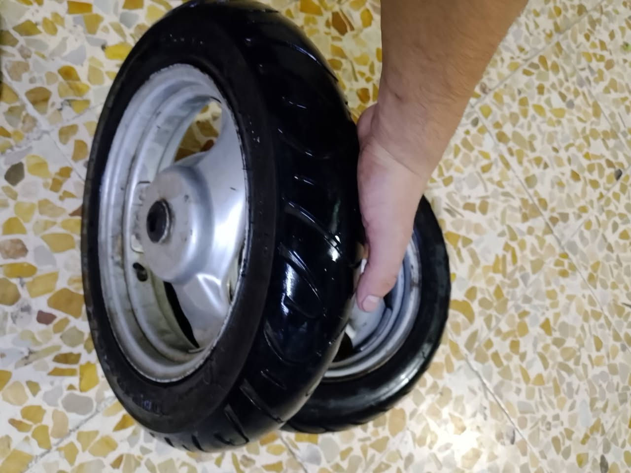 للبيع ما ابيع بس تايه كامل ابيع فقط ***********
