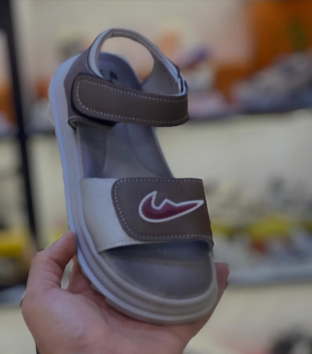 �👡 صندل ولادي موديل أوروبي 👡👦
موديل أنيق ومريح ✨ مناسب للمدرسة والطلعات اليومية

✅ خفيف جداً – وزن صفر
✅ سهل اللبس
✅ قاعدة مريحة وعملية
🎨 متوفر بـ 3 ألوان مميزة

📏 القياسات: من 31 إلى 36

📍 العنوان: واسط – كوت – شارع الأطباء قرب د. علي ياسر


**إذا كنت صاحب هذا الإعلان وتريد حذفه لأي سبب، رجاءا أرسل رسالة إلى الدعم الفني**