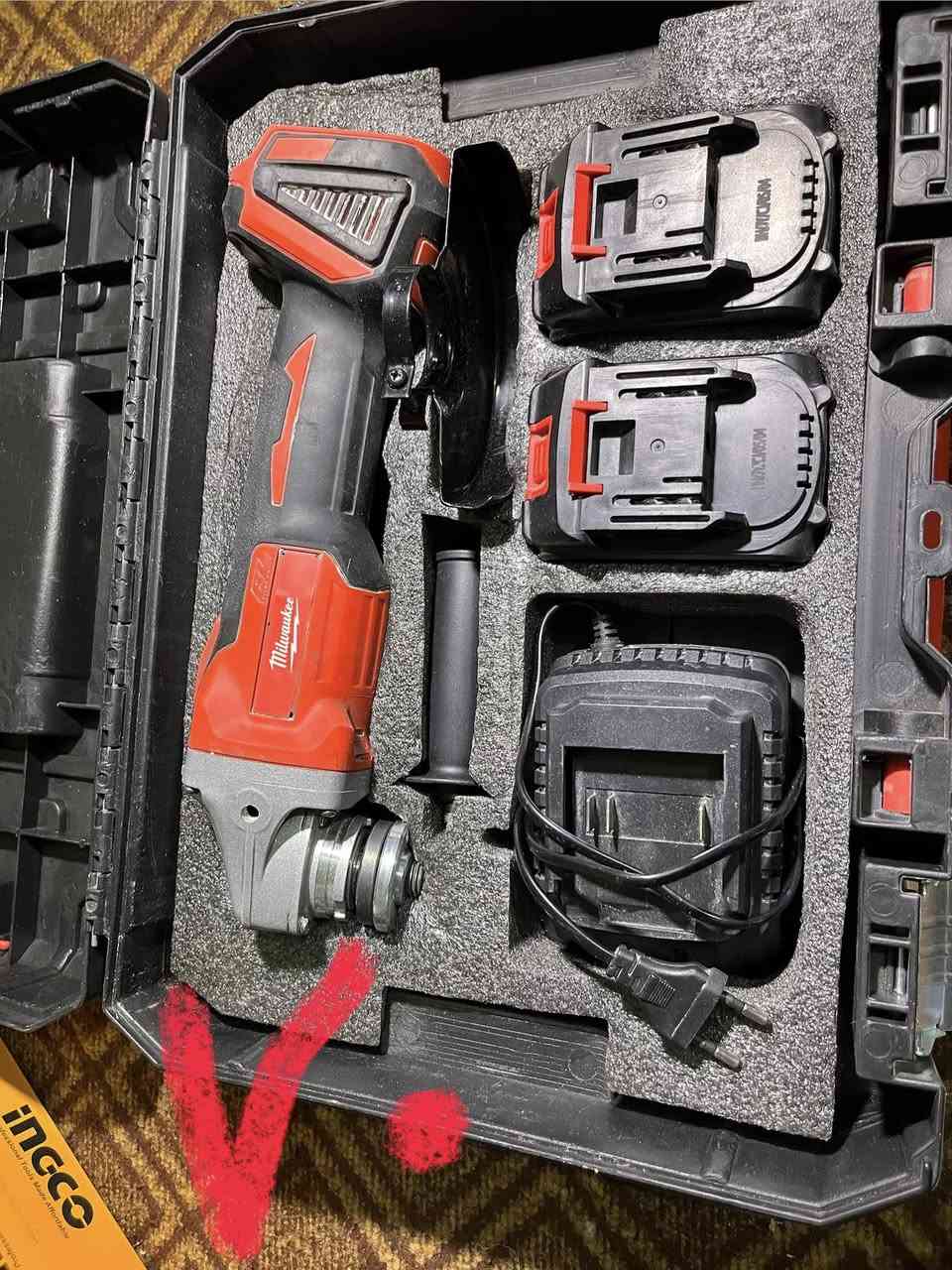 عده للبيع مكتوب علي سعر عله صوره يشتري شلع بي مجال شي قليل


**إذا كنت صاحب هذا الإعلان وتريد حذفه لأي سبب، رجاءا أرسل رسالة إلى الدعم الفني**