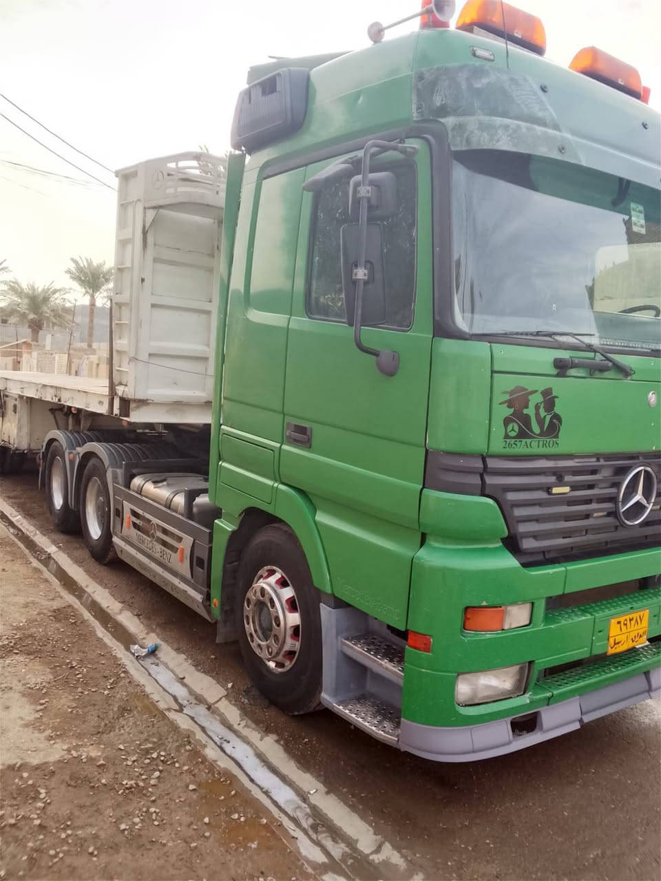 سلام عليكم البيع شمعه مديل ٢٠٠١ مكينه ثمانيه بستم اتصل ***********
