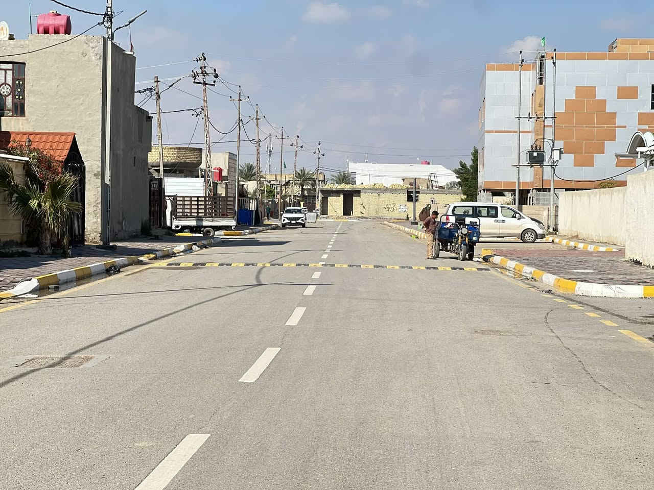 قطعة طابو صرف مساحتها ٣٠٠م حي الكرار شارع المدرسة ١٥م ترهم سكنية وتجارية خدمات كاملة تحويل مباشر للأستفسار ***********/*********** 
او مراجعة مكتب أمتار للعقار
