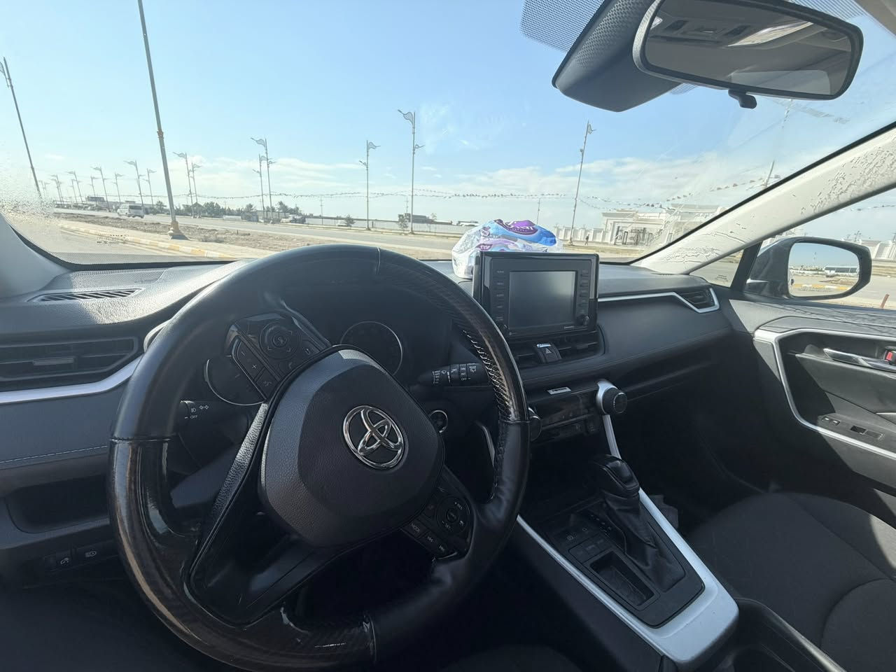 راف فور
موديل:2021
فئه :XLE
فول الأخير 
تبريد 3 قطع 
فتحه سقف
سعر خاص أو تصال ع رقم
***********
