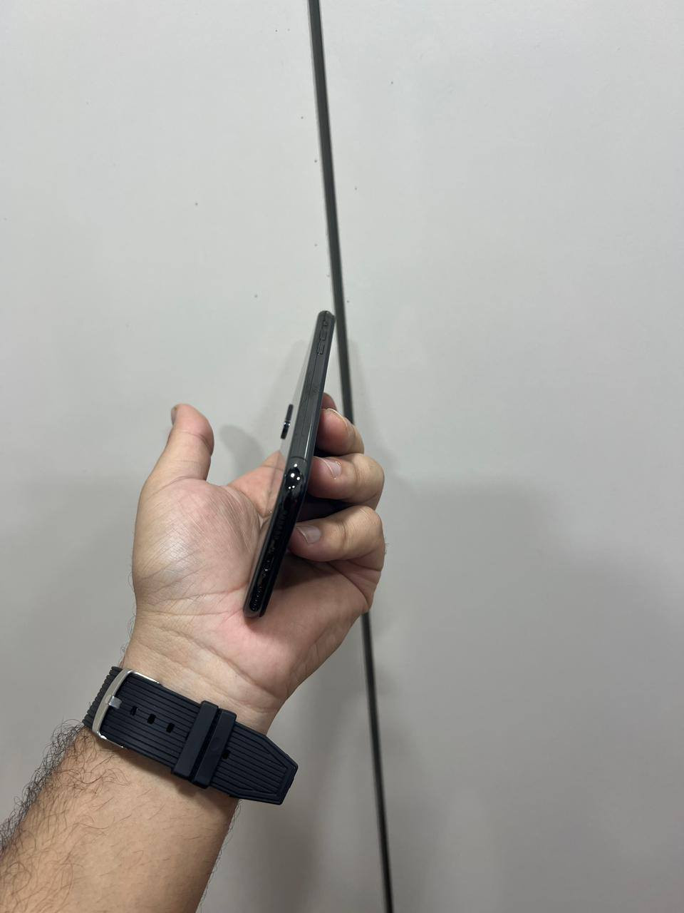 ايفون X ذاكرة 256GB، جهاز نضيف وحلو نضافة 100%.
مستبدل شاشة أصلية، الجهاز شغال وسلس وما بي أي مشاكل بالاستخدام اليومي.
الكامرات حالياً واقفة، ما أعرف إذا فلاتة أو عط،  بالكامرات نفسها.
💰 السعر: 95 ألف؛ قفل قفل 
📍 العنوان: بغداد - البياع
📞 ***********
📲 متوفر واتساب
🚚 يوجد توصيل داخل بغداد
الجهاز مرتب وخو جديد، والمعاينة خير برهان.
