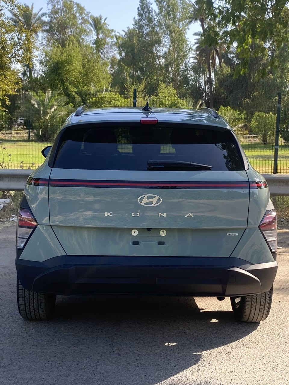 هيونداي كونا 2024 SEL Convenience HTRAC AWD (وارد أمريكي)
حادث بسيط جداً مرفق مع الصور 
جميع الايرباكات سليمة
المواصفات :
•گير تعليگ
•كشنات تدفئة
•شاشة عدادات رقمية
•شحن لاسلكي للهاتف
• محرك 2.0 لتر 4 سلندر بنزين
• نظام دفع رباعي HTRAC AWD
• شاشة معلومات 
• شاشة عدادات رقمية 
• نظام ملاحة (Navigation)
•ابل كار بلاي 
• تشغيل بصمة ودخول ذكي
• مثبت سرعة ذكي بالرادار (Adaptive Cruise Control)
• نظام المحافظة على المسار (Lane Keeping Assist)
• نظام التحذير من الاصطدام الأمامي مع الكبح التلقائي
• مراقبة النقطة العمياء
• تنبيه حركة المرور الخلفية
• تبريد اوتو قطعتين
• مقعد السائق كهربائي
• كاميرا خلفية
• حساسات خلفية
• إضاءة LED أمامية وخلفية
 •درايڤ مود
•ماشية 10   الف
•السعر : 185 وبيها مجال مرقم بغداد بأسمي
العنوان : بغداد سبع ابكار 
رقم الهاتف : ***********
