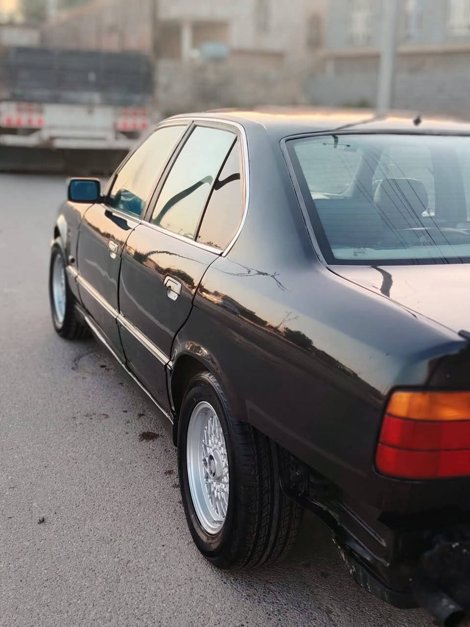 السلام عليكم
مكلف بالنشر.......
BMW
موديل ١٩٩٠
نظيفة السياره مثل ما موضح بالصور
مكانها الفلوجه
السنويه لل ٢٠٢٨ تحويل ثاني يوم 
كير ومحرك خير من الله
السعر ٤٥ وبيها مجال بسيط 
صاحب السياره ***********
