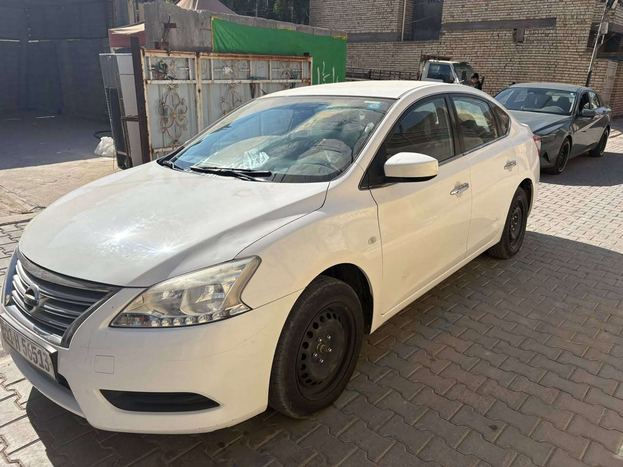السلام عليكم 
نيسان سنترا للبيع 
السيارة خليجي مواصفات SV
السيارة نضيفة 
فقط البنيد بيه صبغ شبر  
ممشى السيارة 80000 km 
العنوان بغداد حي اور 
السعر 120$
رقم الهاتف 
*********** متواجد واتساب واتصال
