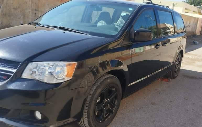 السلام عليكم دوج كرفان 2019 فئة se
حادث خفيف صبغ شبر في تكمة الصدر فقط الباقي كفاله عامه كلين السياره ماشيه 43 مكينه 3600  ثلاث قطع تبريد 7راكب سياحي كراسي بلع ابواب ميكانيك شاشه كامره خلفيه لايت شمسي زنون نضام ايكو رقم اربيل السعر 185بيها مجال للاستفسار الاتصال ***********  العنوان /الدوانيه قضاء الشاميه
