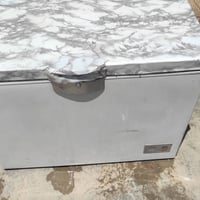 ثلاجة • للبيع