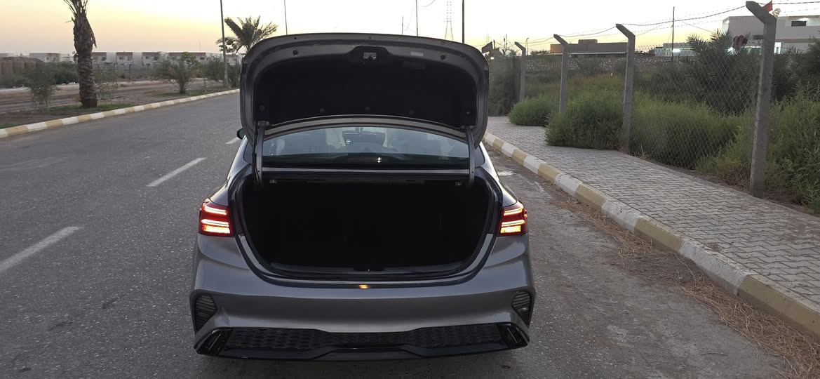 كيا فورتي موديل 23 معوقين قادسيه وكاله عامه باسم المشتري 
مواصفات GT لاين*
محرك حجم 2000 دوش *
بصمه بيبان وتشغيل *
تشغيل عن بعد *
شاشه كبيره كار بلي *
كامره خلفيه دواره *
تبريد بيانو *
رادار امامي جانبي *
كشنات جلد حفر GT*
سايد بريك بصمه *
ثلاث انظمه للقياده *
ستيرن حرف D *
اشاره بالمري *
فول تحكم ستيرن *
قياده اليه *
اشاره ترحيب باليدات *
ويل كب كروم حجم 17
لايت عدسه *
بك لايت لد *
سياره جديده حادثها موضح بالصور بدون دواخل مبدل بيها بنيد فقط مكانها الديوانيه سعرها 138 وبيها مجال للاستفسار الاتصال على الأرقام 
*********** واتس اب 
***********
