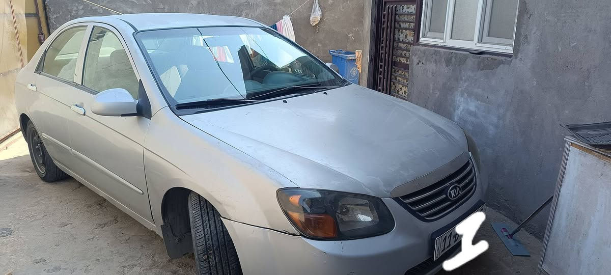 السلام عليكم كيه سبكترا 2009 رقم بغداد سياره مصبوغه حزام بدون دواخل وبيهاجراد حادثها مال امريكا جاملغ امامي السياره كلها ليبل واحد ماعدا جاملغ الحادث يرادلها ترتيب كير مكينه حداديه خير من الله العنوان كربلاء *********** السعر 80وبيها مجال
