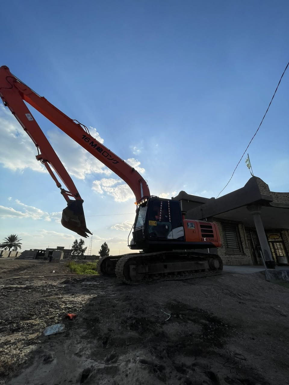 للبيع حفاره جي فايف موديل 2015 محرك ومضخه شركه مكفوله’
العنوان بابل///***********
