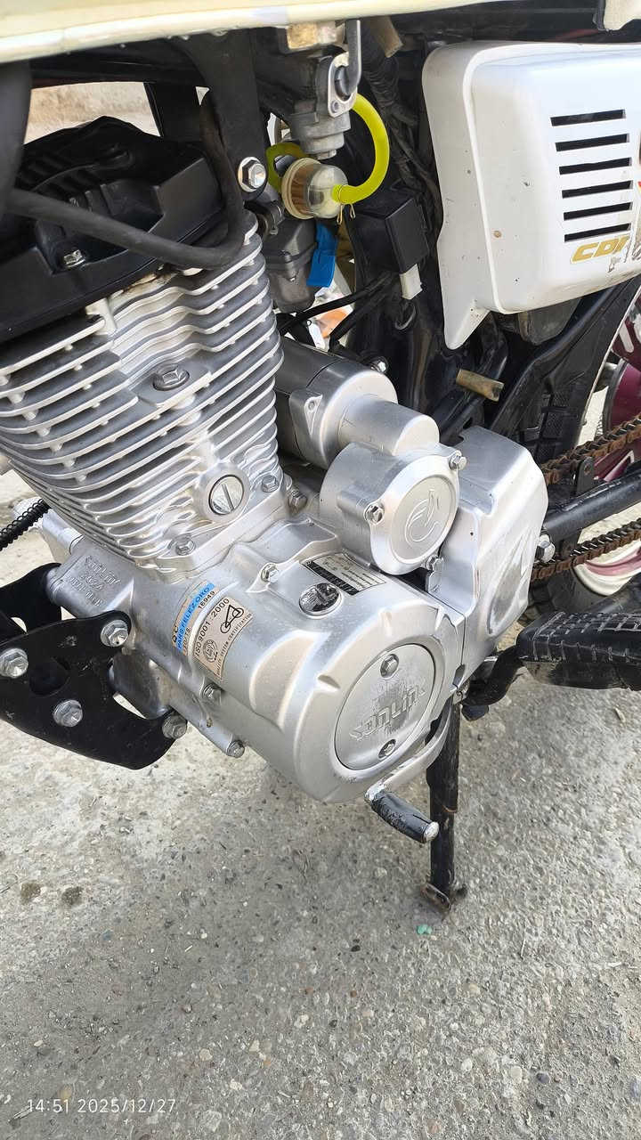 سلام عليكم دراجه سونك موديل 2024 محرك 150cc خمسه كير دراجه بصمه وسويچ كهربأيات شغاله دراجه كامله ما بيها اي نقص اوراقها موجوده  دراجه شلعه ومعدل السعر 700وبيها مجال الاتصال عله هاذا الرقم *********** واتساب ول عنوان بغداد بوب الشام
