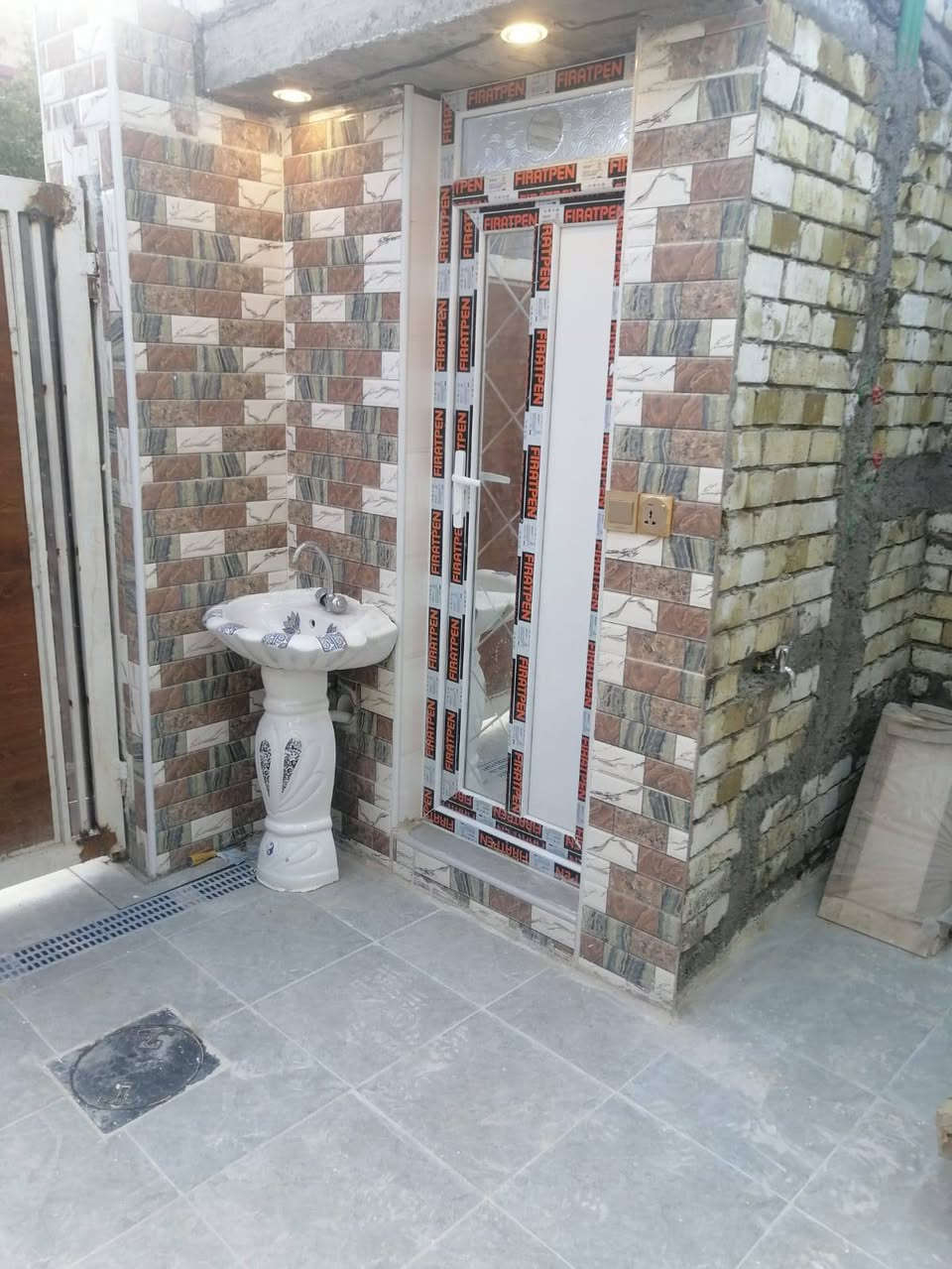 السلام عليكم مشتمل طابق ونص للبيع مربع ال3000الاف خلف السوق والمدارس
بناء جديد 2026 طابوق بعده محد گاعد بي سند جديد بأسم أبو البيت 

البيت بعد بس الارضيه سبوع وتكمل الأرضيه تبقه بس الواجهه
يحتوي على غرفه ومطبخ واستقبال وحمام ممر طويل يدخلك عل بيت ترك وعندك فوگ غرفه السعر 80للأستفسار مراسله واتساب *********** أو خاص
