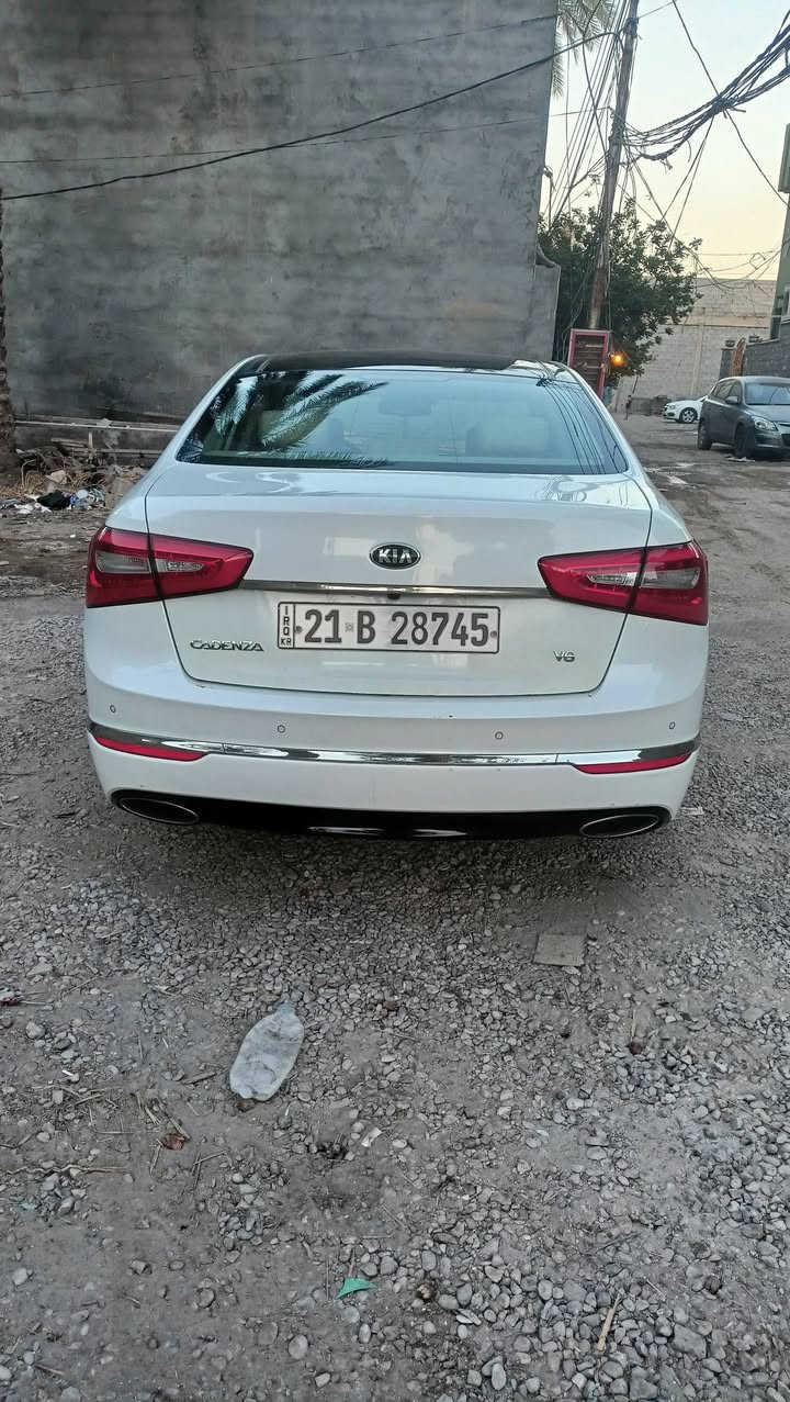 السلام عليكم ورحمة الله وبركاته اخوان للجنايه والي يعرفون بقيمة الجديد موالنظيف واهم شي تحكم بظمير 
كيا كادنزا 15 خليجي ملكي فول مواصفات بيها قطعه وحده مبدله ومصبوغ جامرلوغ امامي ايسر ورصعات خفيفه بلنيد والباقي مكفوله باسمي واستخدام شخصي موظف اني الله شاهد بس عدسات زرعتلها ب400 والله أقصر ع بيتي وماخلي برغي نقص وتجي تاخذ مني واذا ماتدعيلي يوميه والله بس بانزين وستر الله السعر قفل 150واذا اكو مراوس بسيارة عاليه بس كون نفس السعر
***********
