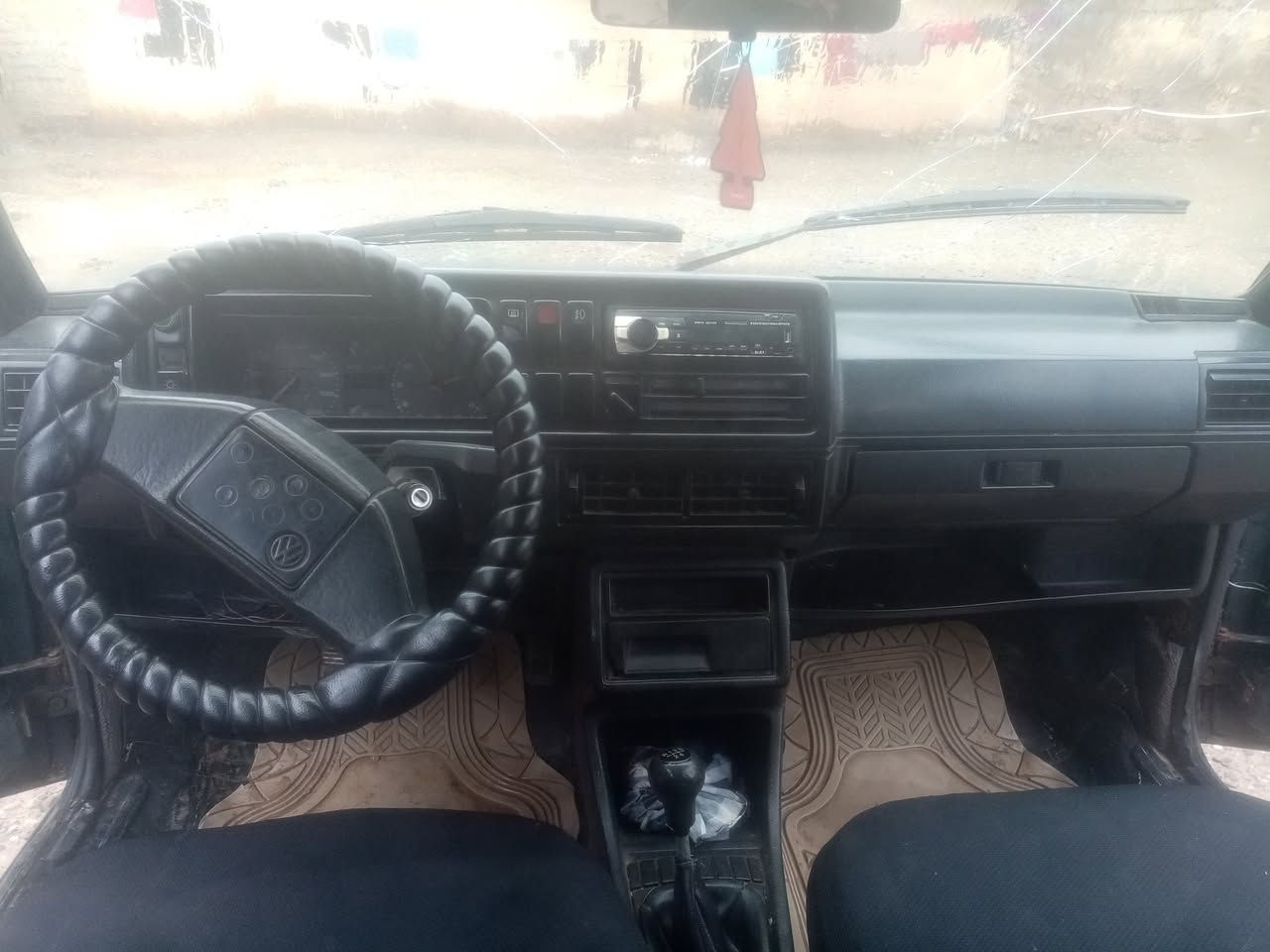 كولف موديل 88 مكينه وكير شرط داخل جديد سياره بلاديه  العنوان موصل حمام العليل السعر 13ورقه ***********
