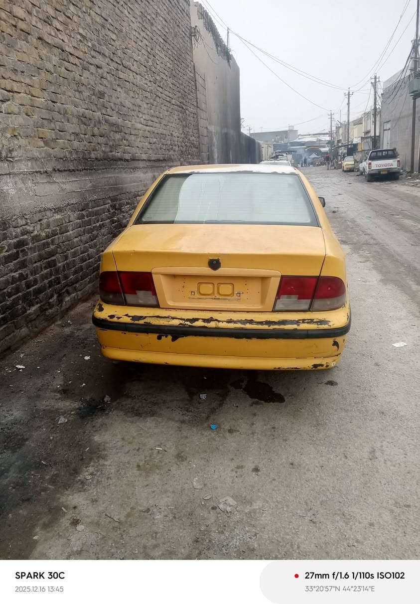 سمند ٢٠١١ ناطقه
السياره مكينه كير صدر تايرات كهربائيات كله جديد 
رقم نكليزي بسمي السياره تأخذ مصفر ثاني يوم احولك
مجرد يرادله السياره صبغ من ناحيت الميكانيك كبل للشارع 
السعر ٢٥ وبيها مجال
***********
