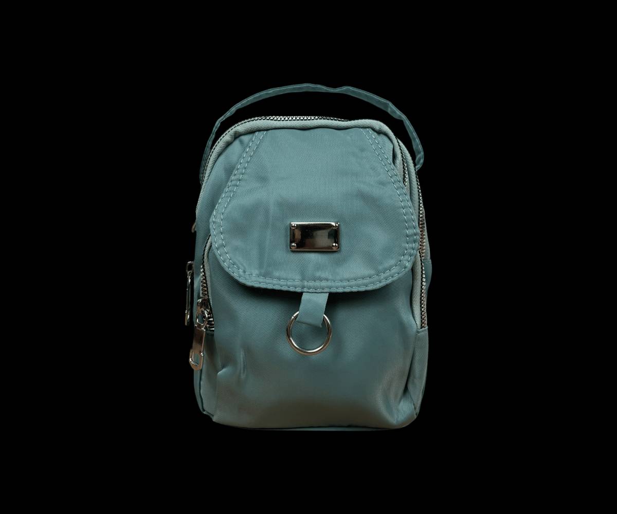 جنطة نسائية كاجوال متعددة ال...
توصل واتساب https://whatsapp.com/dl/للماء
الاستخدامات
٦٧
3
•
مناسبة للاستخدام اليومي: دوام جامعة، عمل، وتسوق.
مثالية للرحلات القصيرة وحمل الضروريات الشخصية بشكل منظم.
تناسب البنات والشابات بفضل حجمها العملي وألوانها المتعددة.
ممتازة للاستخدام عند المشي أو السفر بفضل حجمها الخفيف وسعة
جیوبها.
المميزات
خامة نايلون خفيفة ومقاومة للماء تحافظ على المحتويات من الغبار
والرطوبة.
عدة جيوب عملية:
جيب أمامي بغطاء فليب.
. جيوب بسحاب مزدوج لتوزيع الأغراض بسهولة.
جیب داخلي صغير داخل
اعرض المزيد
...
سعر الجملة