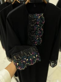 ✨ موديل عباية ترند ✨ 🖤 خامة فخمة وتطريز يدوي راقي🌸 متوفرة جملة  ▫️ الع...