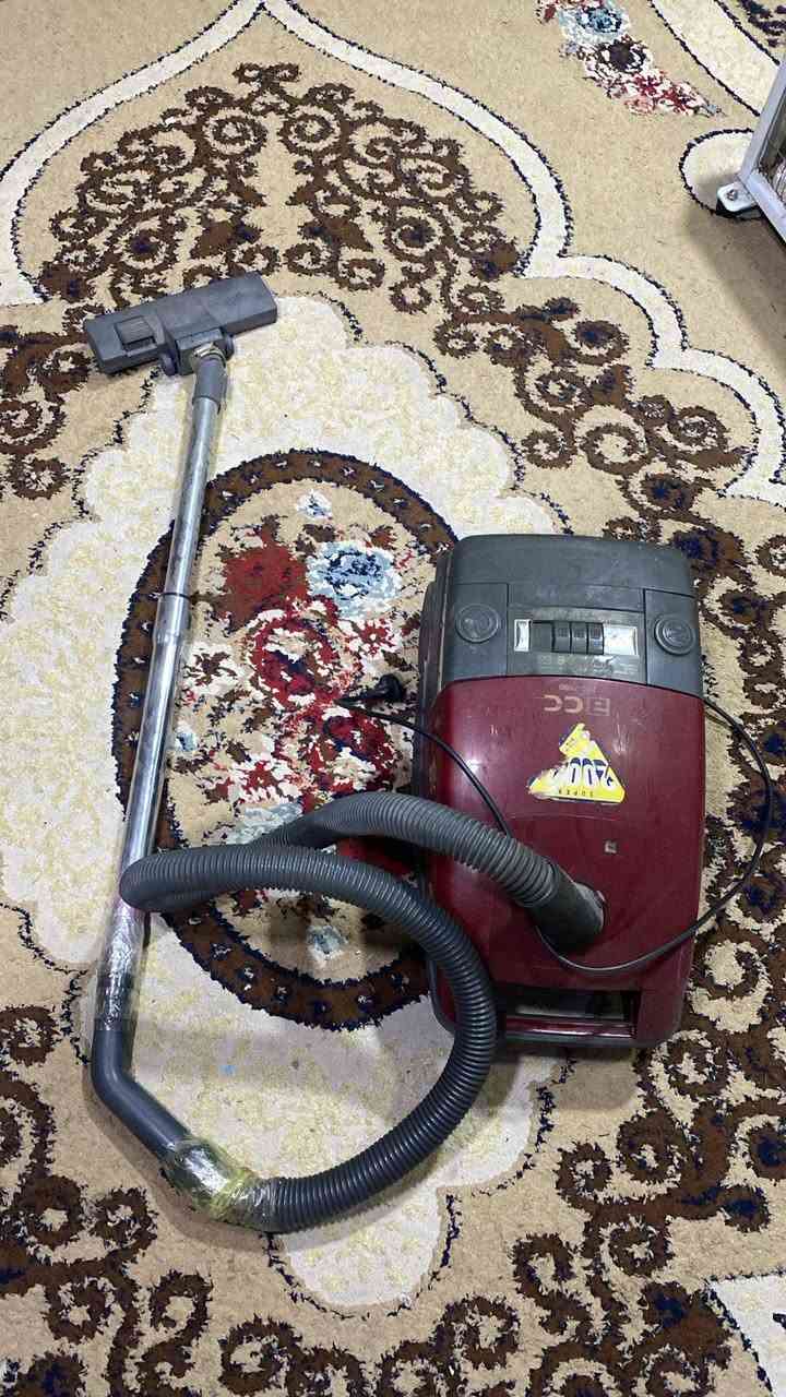 سلام عليكم.
ميز تلفزيون
ومكنسه كهربائيه شغاله المانيه اصليه
للبيع. التواصل الرقم ***********
العنوان بغداد الشعب
