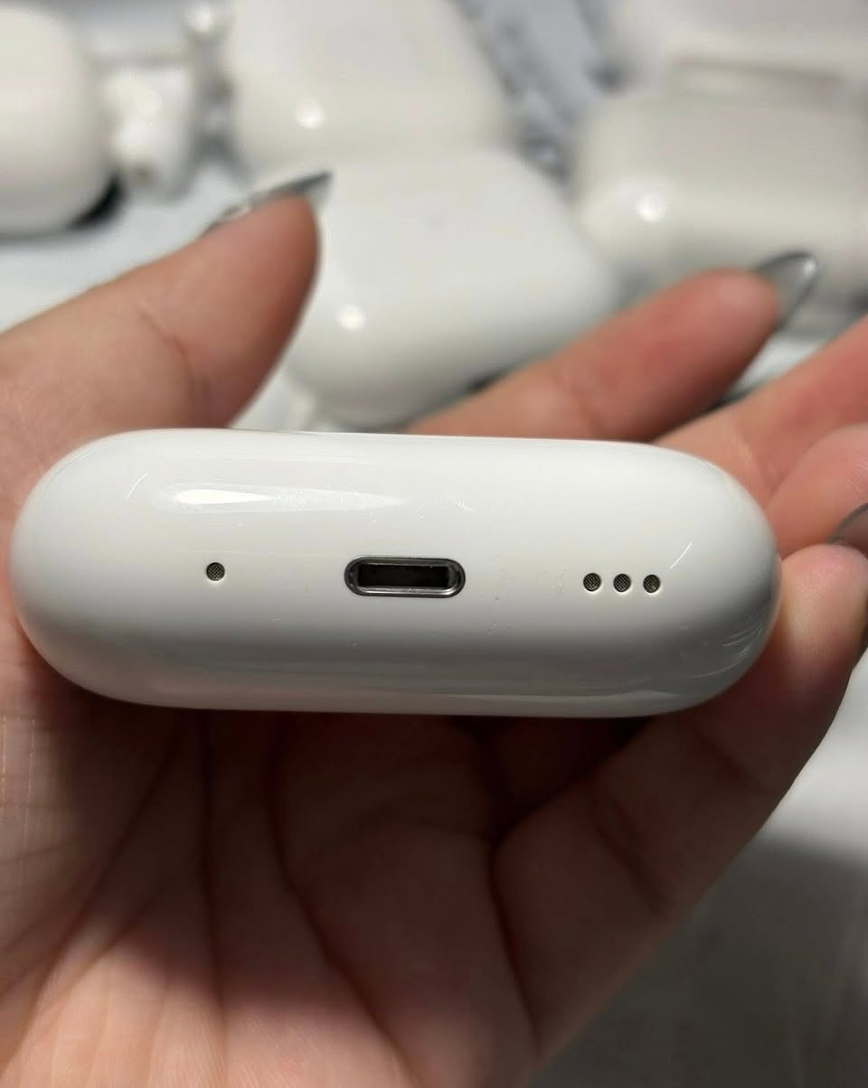 Air pods pro 2  الحديثة
اصلية أمريكية ~ بالة ، سيريل نمبر بموقع ابل ، شركة مصنعه بالإعدادات ابل ، تدعم العزل صوت ، صوت محيطي ، صوت قوي جدا ، تدعم شحن وإيرليس ~ تدعم تحديد الموقع ~ صوت صافي وبدون تاخير ، الفحص وتشغيل قبل دفع 
سعرها 25 الف سعر ثابت وتسوى اكثر لان باله البيع بدون ربح حجز واتساب ***********
