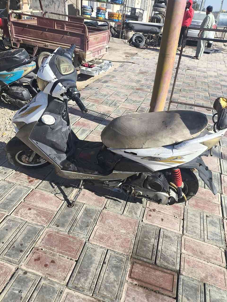 السلام عليكم دراجه ماكس محرك ياباني للبيع المكان كربلاء قرب جامعة العميد السعر250وبيه مجال ***********
