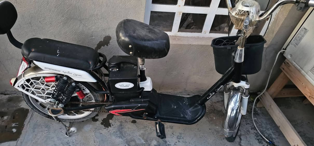 مكلف بالنشر دراجه عدد ( 2) شحن هارلي كما موضحات بالصورة نقص باتريات . سعر الواحد 150 الف اثنينهن 300  . 
المكان بغداد للتواصل (*********** ) 
( *********** )
