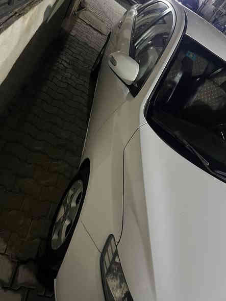 سلام عليكم سيراتو 2010خليجي بيه قطعتين ربعهن رش بل باب كامله من كلشي ادامه كامله بسم ولدي وبيه وكاله بسمي السعر95الاعظميه***********
