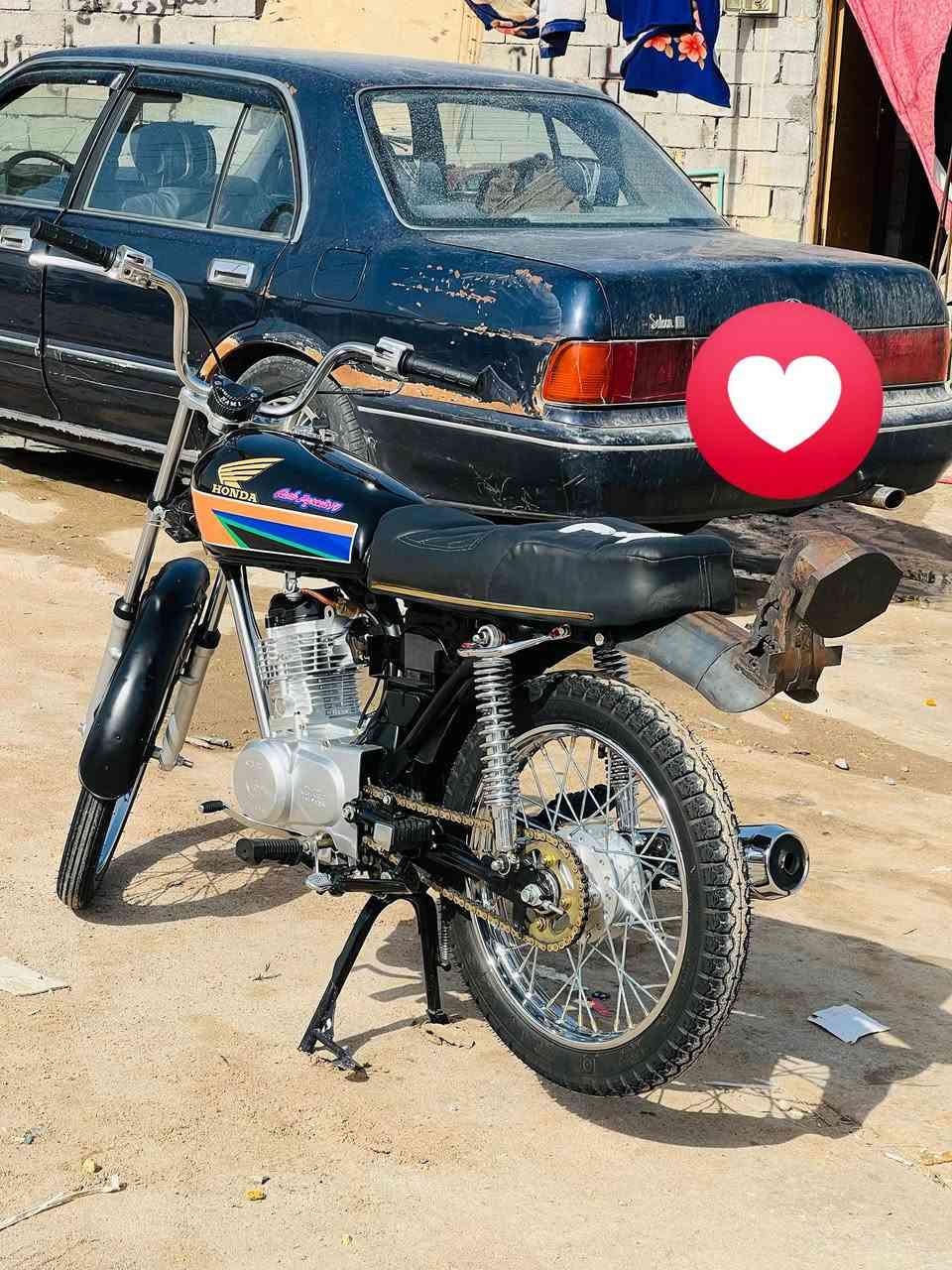 سلام عليكم دراجه شاصي ارشه اوراق  17 معمره صارله 20 يوم تعميره كلش حلوه مكينه سيجي نامه سعره 950 وبيه مجال حك الجيه ***********
