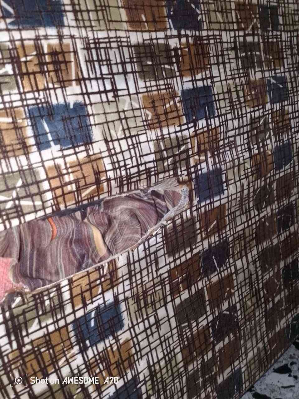 ديوان للبيع مستعمل السعر 100وبي مجال  ***********
