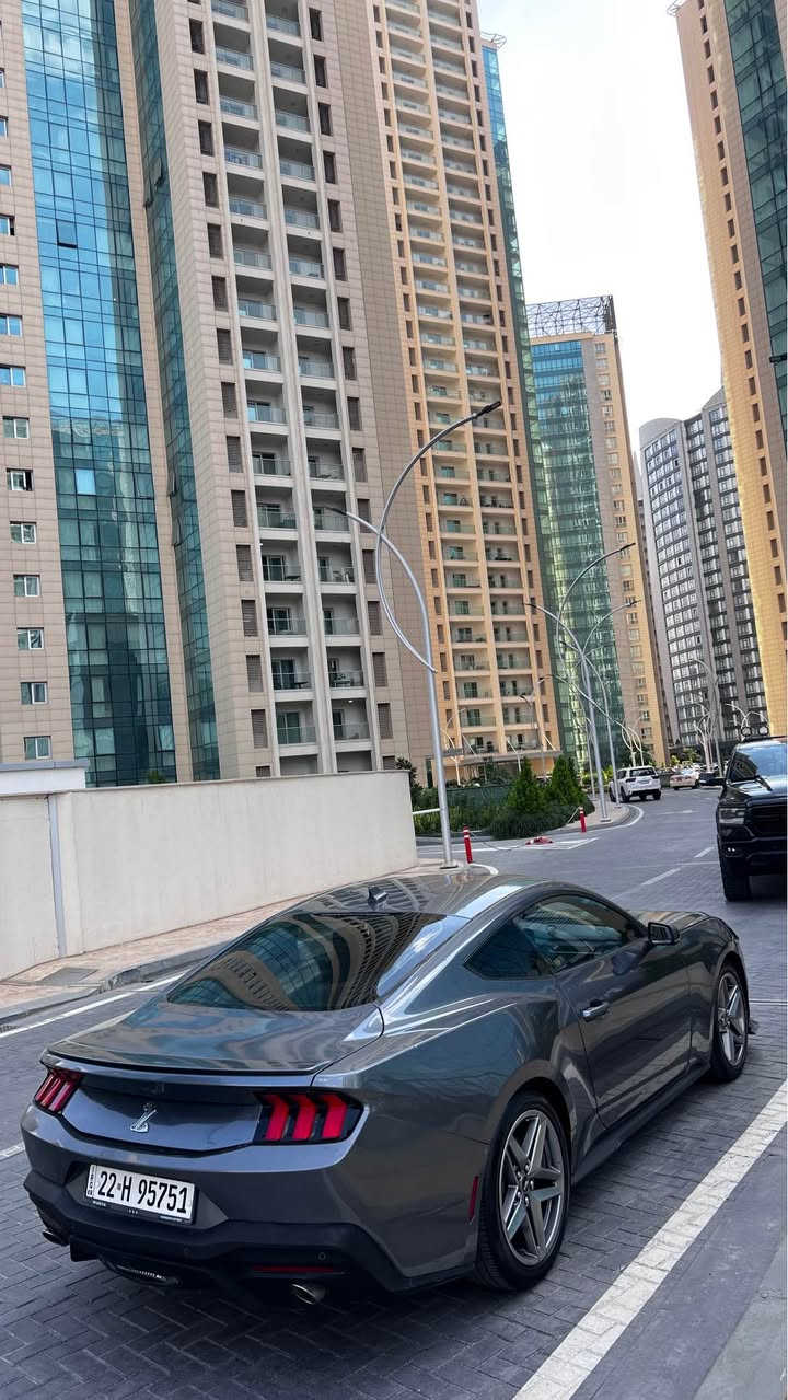 FORD MUSTANG ECO BOST 2024 V4-2.3L 46000 mile 22.500$ 💸
سیارە ٤ پستونی فول مواسفاتە یەک شاشە گیر و مکینە کارەبایی هەموی بە شەرت یەک خەلەلی نیە قەپاخ سندوق بویاخە نیو جملخ بێ ئیرباگ بێ داخلی 
22.500 💸💸
***********
whats app
viber أربيل, العراق
