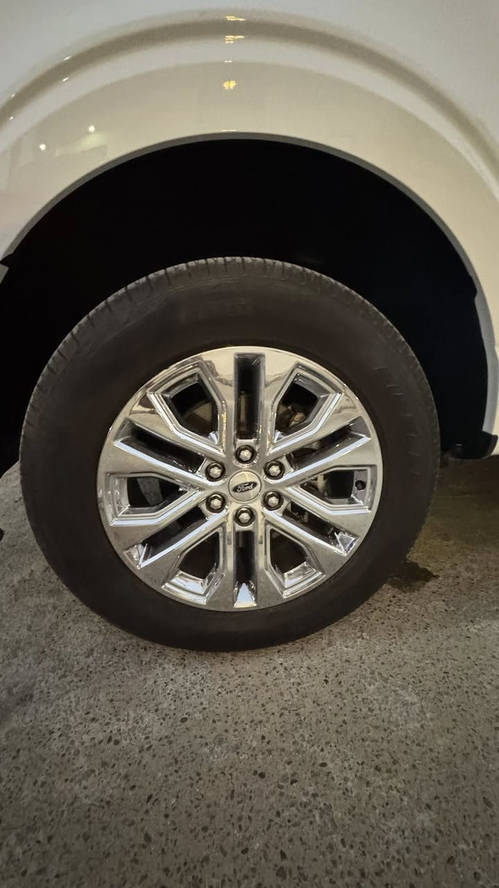 ‎للبيع فورد F150  2024 xlt
‎السيارة8000 كيلو فقط قابلة للزيادة   يعني زيرو بعدها 

‎حساسات  خلفية وامامية

‎رادار 360درجه

‎كامرة 360 درجة

‎باب بدي فتح عل البصمة و الريمونت 

‎لايت  زنون شكل جديد 

‎شاشات عدد 2 ديجيتل حجم كبير فول مواصفات 

‎قيادة ذاتيه و تحديد مسار واتو ستوب توقف ذاتي

‎داخل مخمل 

‎تدفئة  كشنات

‎فتحة جام خلفية للبدي 

‎منافذ كهربائية داخل السيارة 

‎بصمة ابواب  و تشغيل عن بعد ورمز دخول ابواب 

‎كير تعليك 

‎كشنات كهربائي و تدفئه 

‎مري  كهربائي و اشاره  و كامرا وترحيب 

‎بصمات دخول ابواب و رمز سري

‎انارة محيطية 360 درجة 

‎منافذ كهرباء 220 فولت و كذلك 110 فولت بكل مكان بالسيارة  

‎وضعيات القيادة اكثر من 7 انظمة ( جبلي و صحراوي و اقتصادي و طبيعي و سبورت و سلس و صخري و ممطر الخ...)

‎محرك 3500 تون تيربو كير 10 نمر ، 4 ويل

السعر المطلوب 345 $$ 

رقم التلفون ***********
