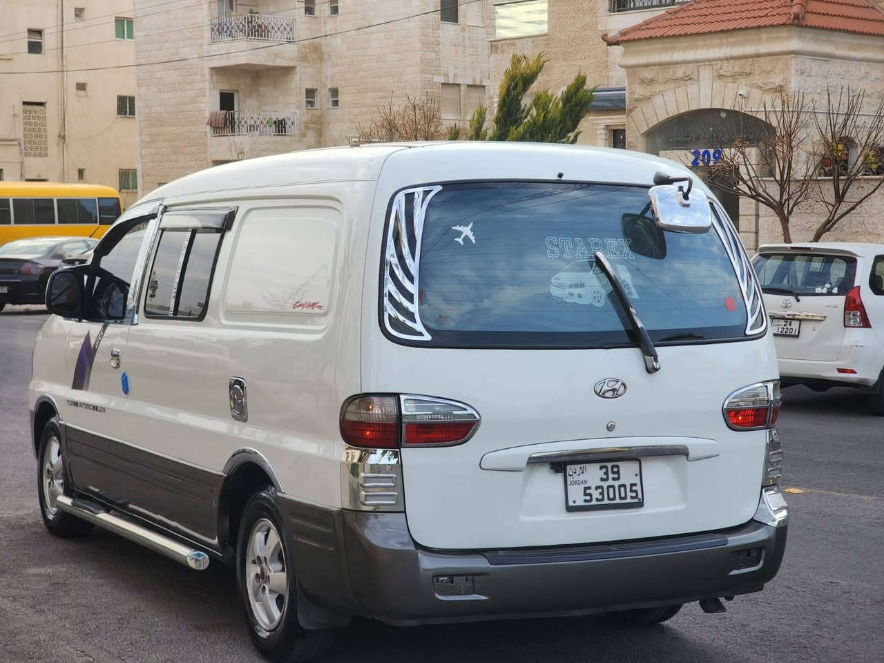 بسم الله الرحمن الرحيم 
باص هونداي ستاركس 
موديل 2005 
فحص 
جديد 
جديد 
قصعة
قصعة
متور 60 
ترخيص طويل  
دهان جديد
كوشوك جديد 
شاشة اندرويد
غرفة الشركة 
جنط الدب لأصلي
مكيف شغال حامي بارد 
سستم +4صبات 
اكسسوارات كامله
مشيه وميكانيك بحال الوكاله 
الله يبارك لصاحب النصيب 
ت  0781328960


**إذا كنت صاحب هذا الإعلان وتريد حذفه لأي سبب، رجاءا أرسل رسالة إلى الدعم الفني**