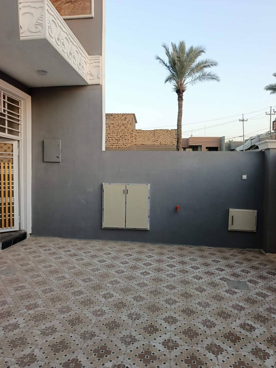 ياالله 
السلام عليكم ورحمة الله وبركاته

دار للبيع المساحه ١٤٠  متر 

طابو زراعي سند ٢٥  

العنوان : حله / الشارع الرابط بين شارع ٨٠ و شارع ١٠٠
 

يتكون : من ٣ غرف نوم ٫ استقبال ٫ مطبخ ٫ كلدور 
 
السعر ١٢٥
مجمع صحيات عدد ٢

الاستفسار : ***********
