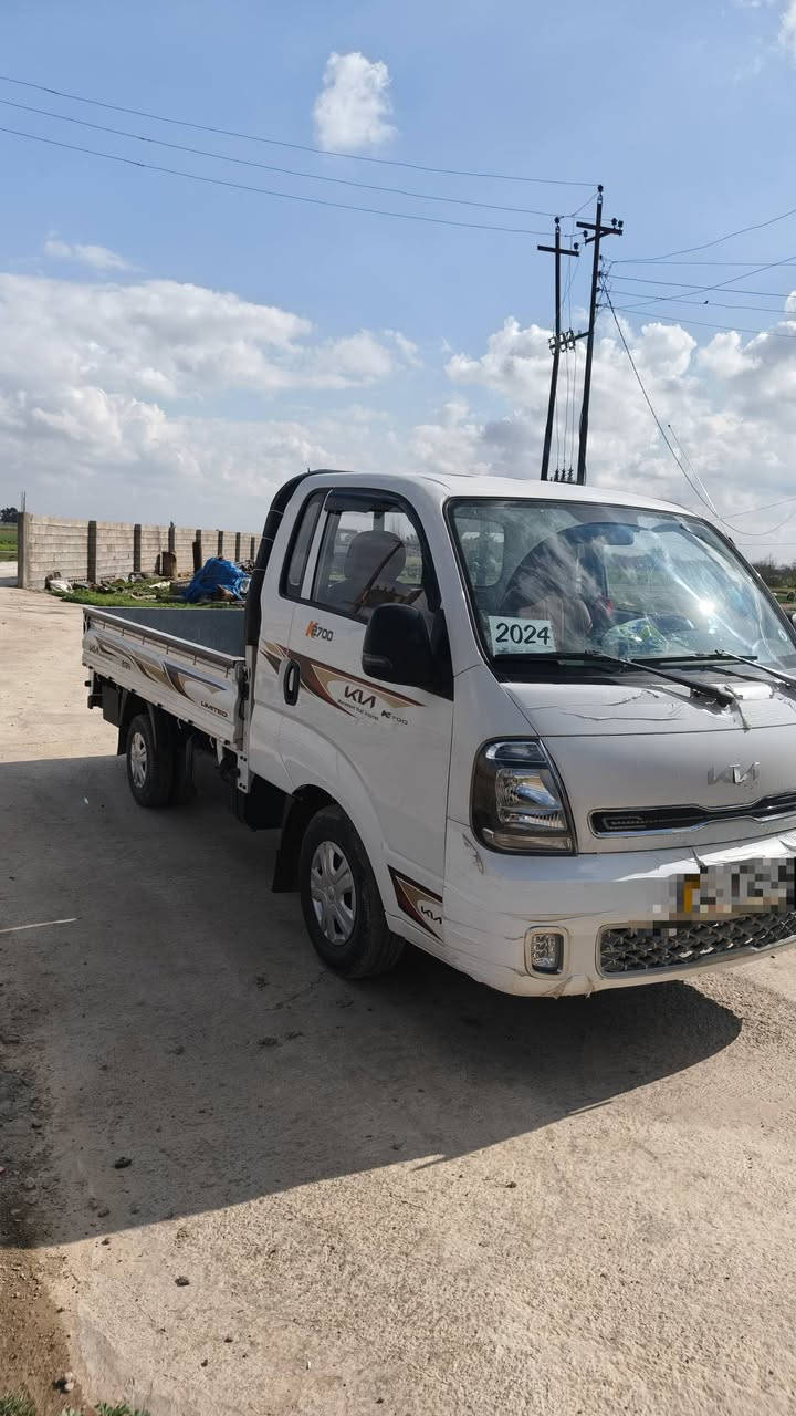 سلام عليكم كيه حمل موديل 2024 سياره بعده جديده ماشيه 39 حقيقي تايرات جدد مالت الشركه بعده بيه  رقم كركوك انگليزي .. السعر 167 وبيه مجال  .... الاستفسار اتصل ***********
