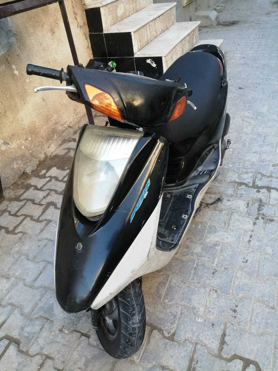 بريز كابريتر اصليه شغاله سلف هندر كهربائيات كله شغال  بريكات دبلادت كله شغال عده كيج سرعه واكف ومال بانزين دراجه نضافته واضحه كدام العين وناعمه  السعر 500 وبيه مجال قليل المكان الحريه الاتصال ***********
