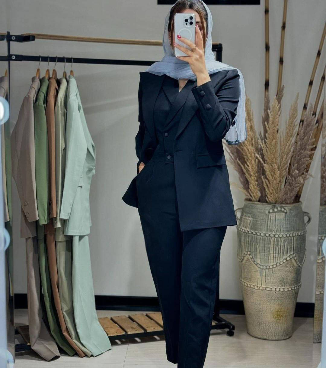 تصنيع وإستيراد شركة #الگتراز 

طقم ٣ قطع 😍 كامل 

ستره (مبطنه) + بنطرون + يلك 

نوع القماش //  دابل  خامه تركيه 

المقاسات /  // 40 - 42 - 44 - 46 - 48 - 50 

طول الستره 85 سم ✨

متوفر ب 4 الالوان  

 A24- كود 
يتوفر كميه 🧶🧶


**إذا كنت صاحب هذا الإعلان وتريد حذفه لأي سبب، رجاءا أرسل رسالة إلى الدعم الفني**