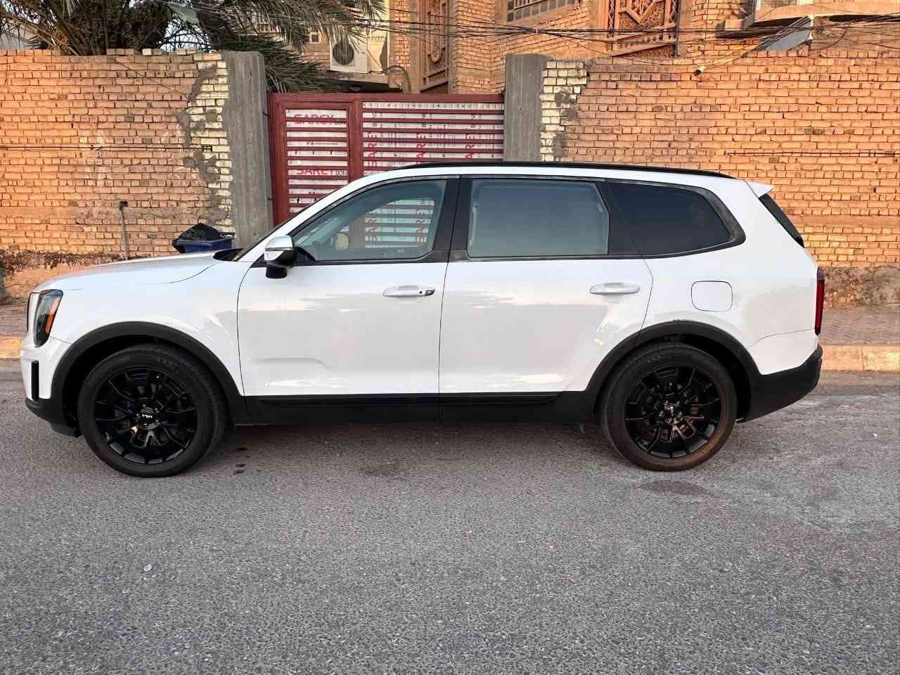 السلام عليكم تولرايد 2022 فول مواصفات حادث خلفي بدون دواخل بدون ايرباك داخل ابيض كشن منفصل 
السعر 270 
مراوس مع لاندكروز 
2010/2011
***********
