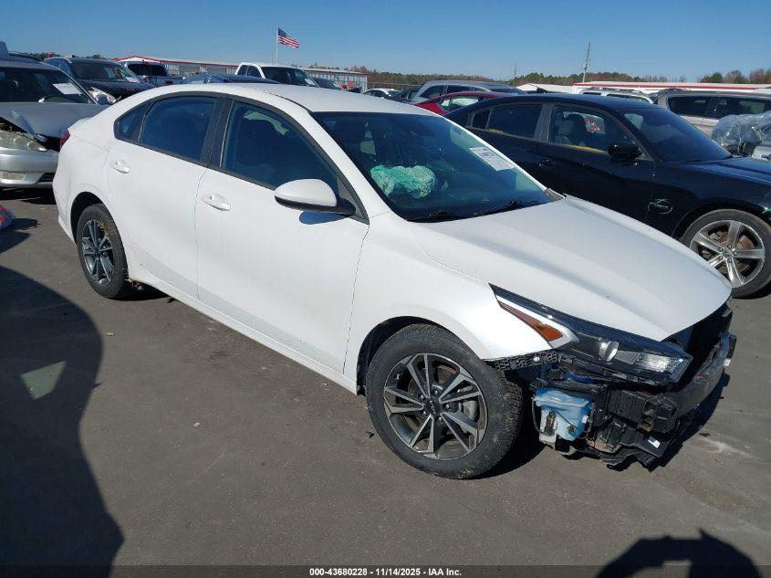 لاتنسى المتابعة للصفحة ليصلك كل جديدنا

السلام عليكم 🫡 
للبيع فقط
كيا فورتي
موديل 2024
نص فول 
فئة ( LXS )
محرك 2.0  دوش
حادث واضح بالصور 
السعر الى الميناء ( 105 )ورقه 

للتواصل متوفر فقط ( اتصال + واتساب)
***********
