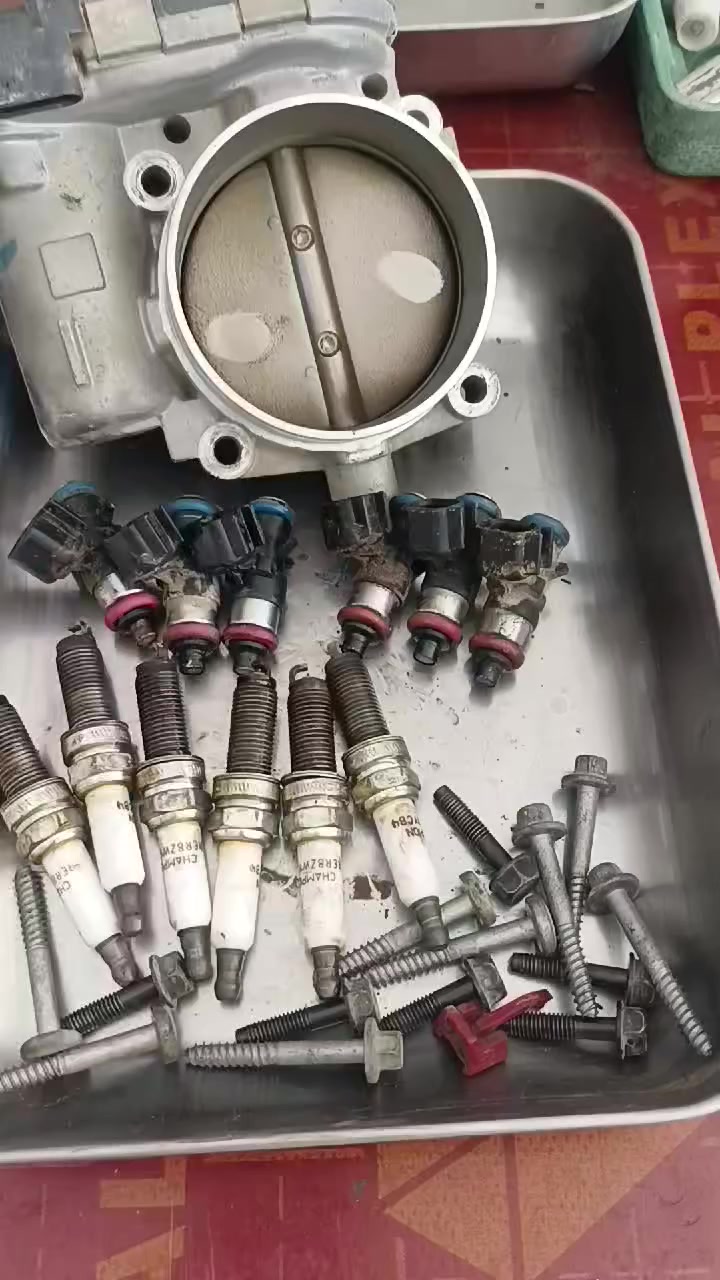 سلام عليكم ورشة شهاب الساعدي لتصليح كافة انواع السيارات نوزلات فيتبم بلاكات فتح تانكي عنوان قرب التقاعد الشارع الي مقابل الضريبه ***********
