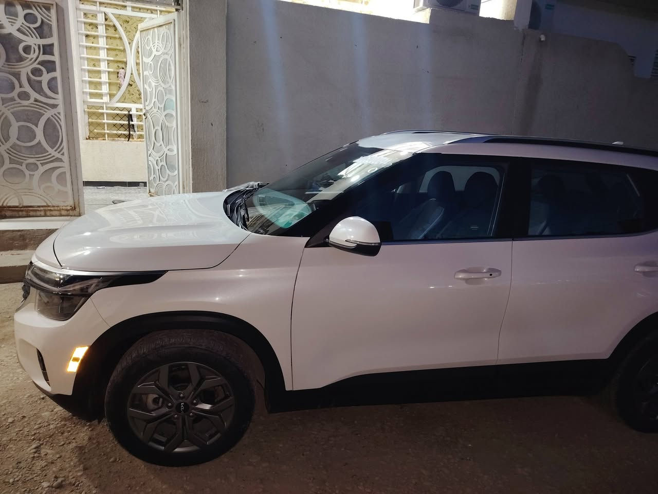 سلام علیکم شباب اخذتهه ب ١٨٥ وصار بيهه طخه بل هلال جاملغ اسياره  واريد ابيعهه صار عندي ضرف وحتاجيت ابيعهه ولو هيه ما تتعوض صدك سياره بس بعد شسوي  وابيهه مجال كلش هواي وهاذ رقمي اتصل وبيك خير وتدلل*********** العنوان محافظ ميسان
